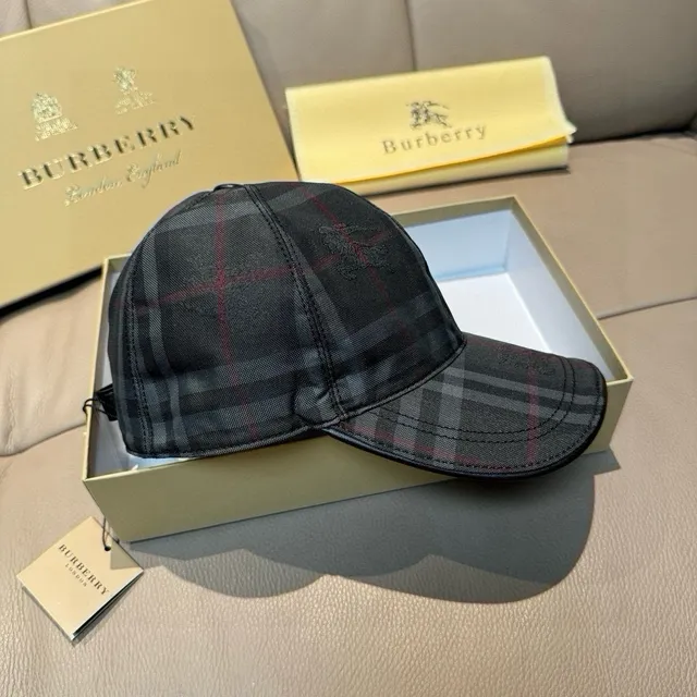 Burberry চেক প্যাটার্ন কালো ধূসর লাল বেসবল ক্যাপ 7
