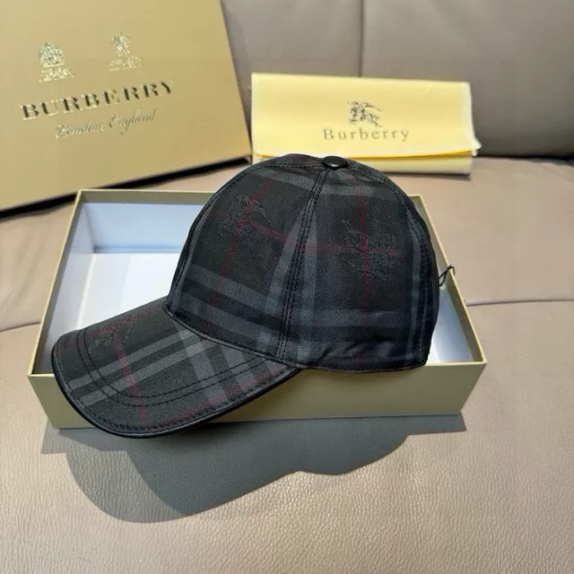 Burberry চেক প্যাটার্ন কালো ধূসর লাল বেসবল ক্যাপ 8
