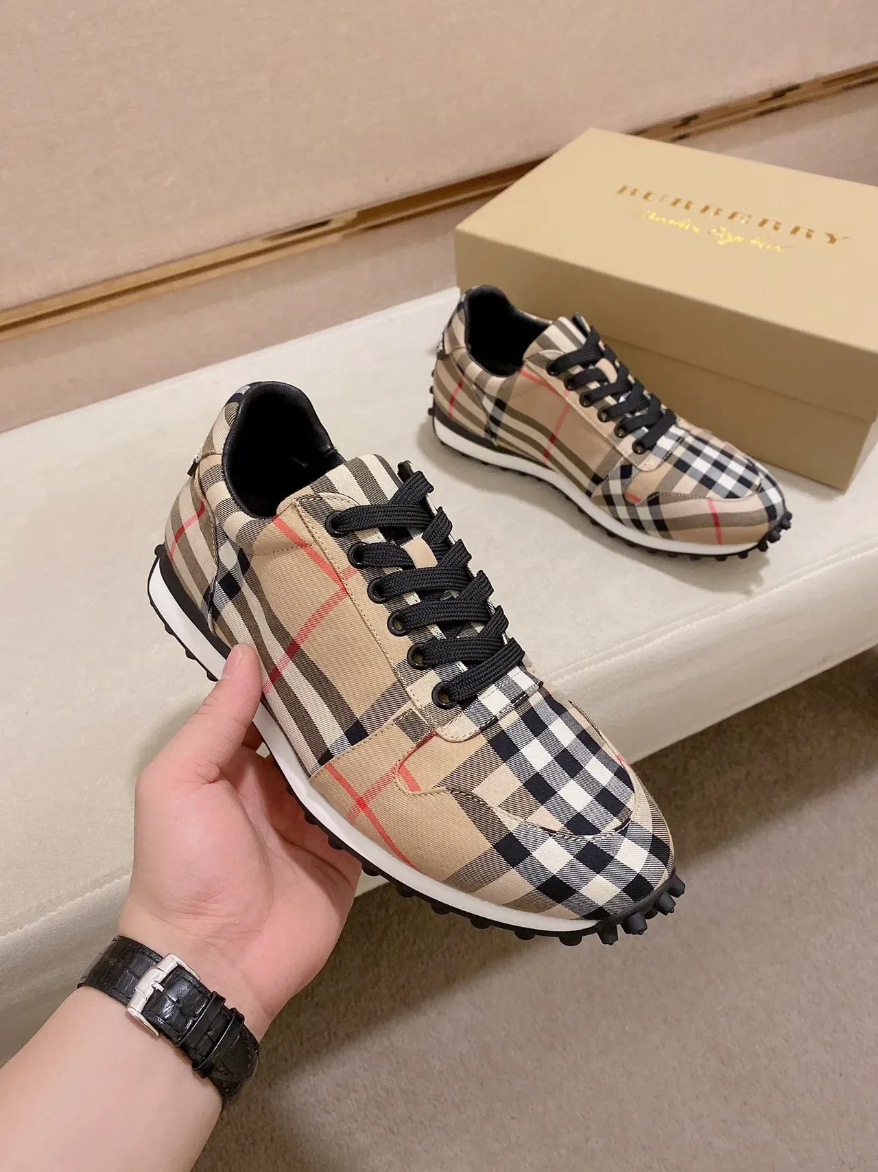Burberry Check Pattern Low-Top Lifestyle Sneakers 4