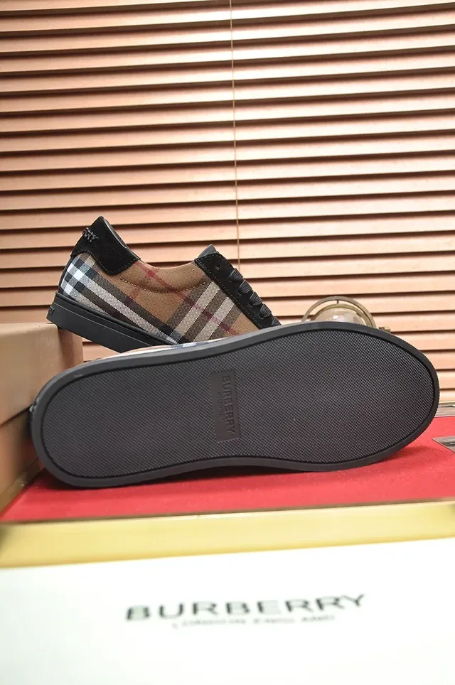 Burberry Check Pattern Low-Top Lifestyle Sneakers 2