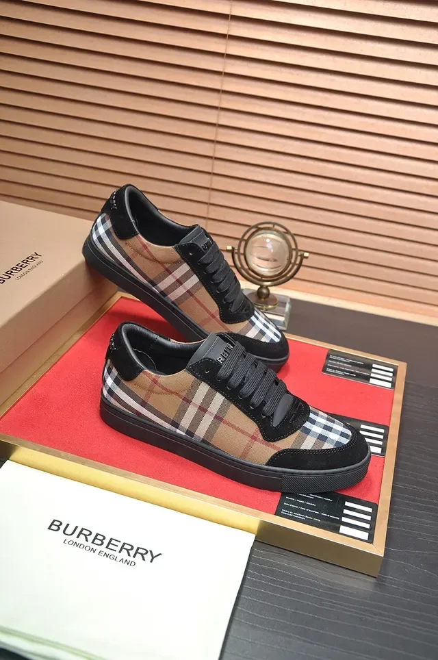 Burberry Check Pattern Low-Top Lifestyle Sneakers 3