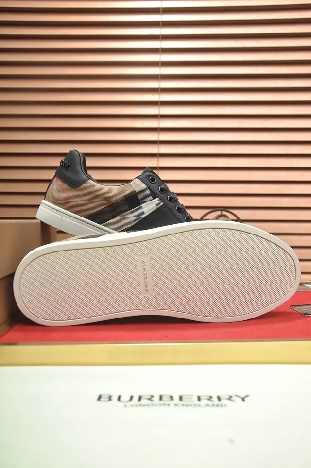 Burberry Knight Noir et à carreaux Toile Lifestyle Sneakers 2