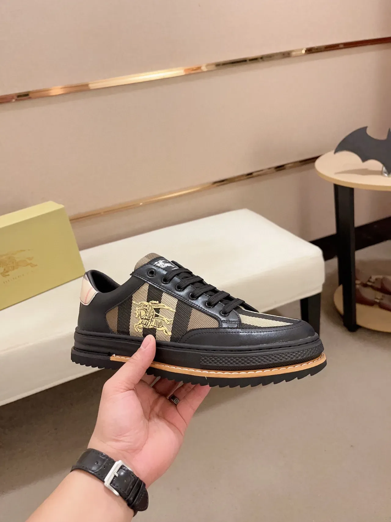 Burberry Knight Noir Beige Low-Top Matériau Mixte Lifestyle Sneakers 7