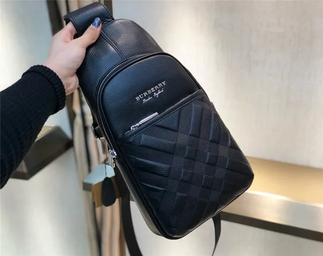 Burberry Knight কালো কুইল্টেড লেদার মেসেঞ্জার ব্যাগ 9
