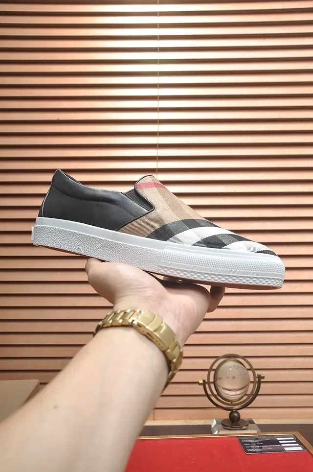Burberry Chaussures Lifestyle Slip-On Knight Check Print 4