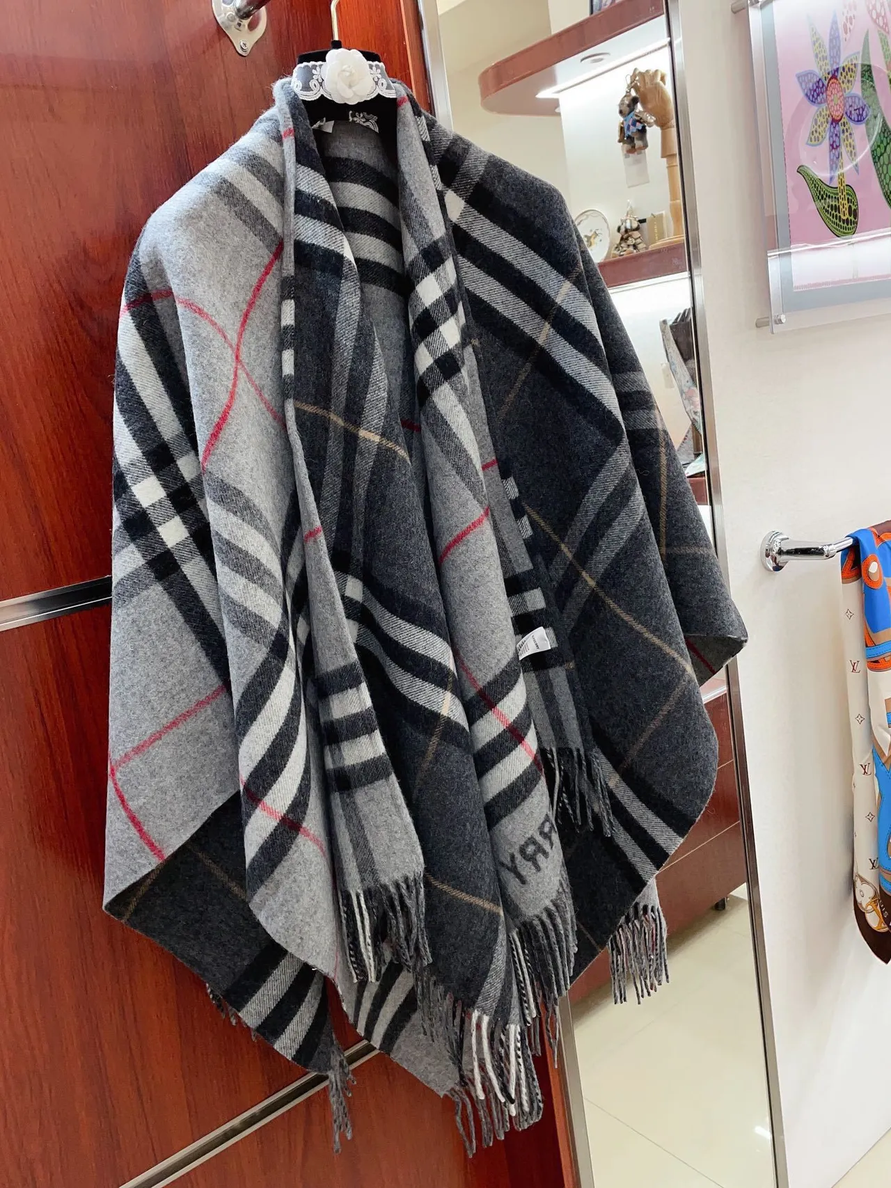 Burberry Logo Check Écharpe en Cachemire Gris Charbon 5