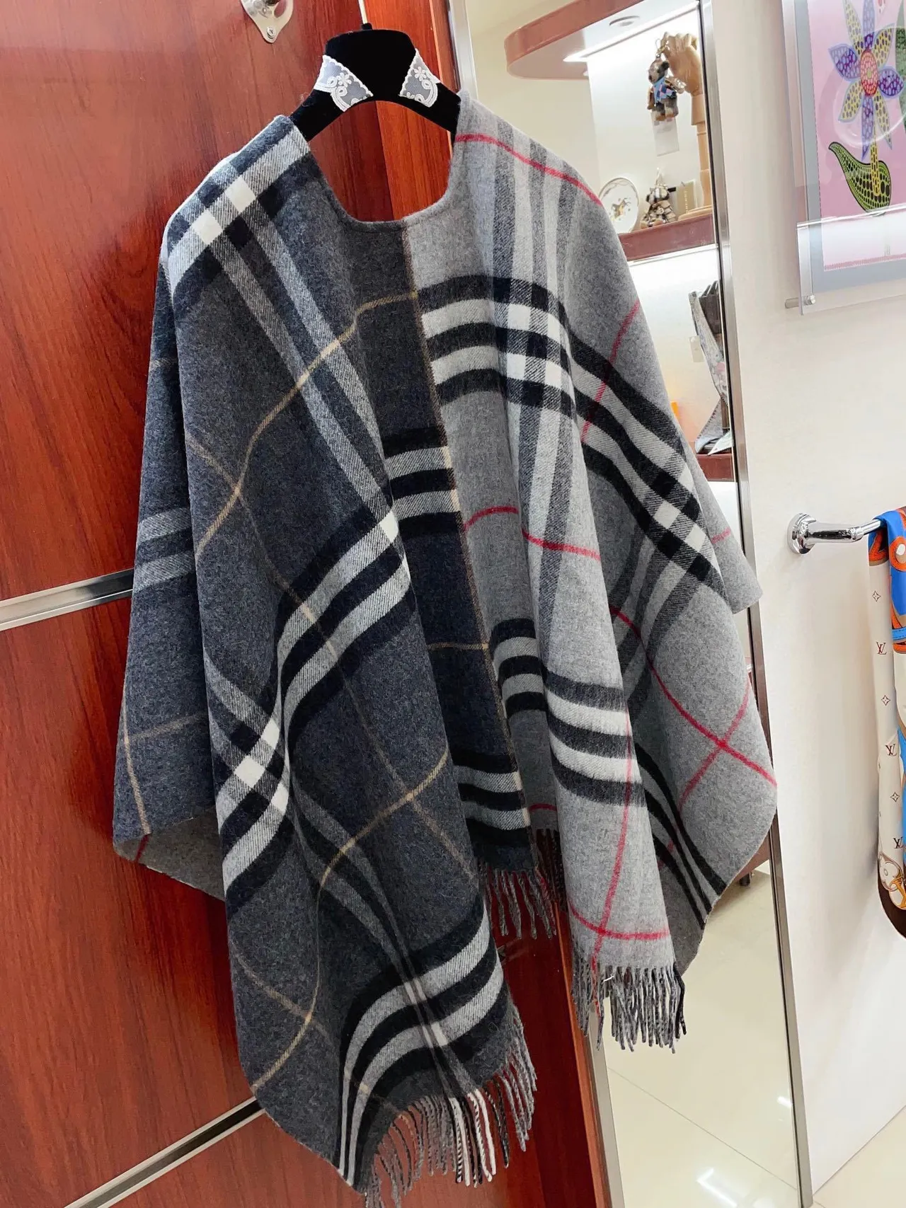 Burberry Logo Check Écharpe en Cachemire Gris Charbon 6