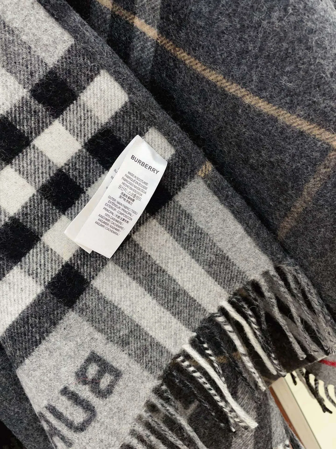 Burberry Logo Check Écharpe en Cachemire Gris Charbon 9