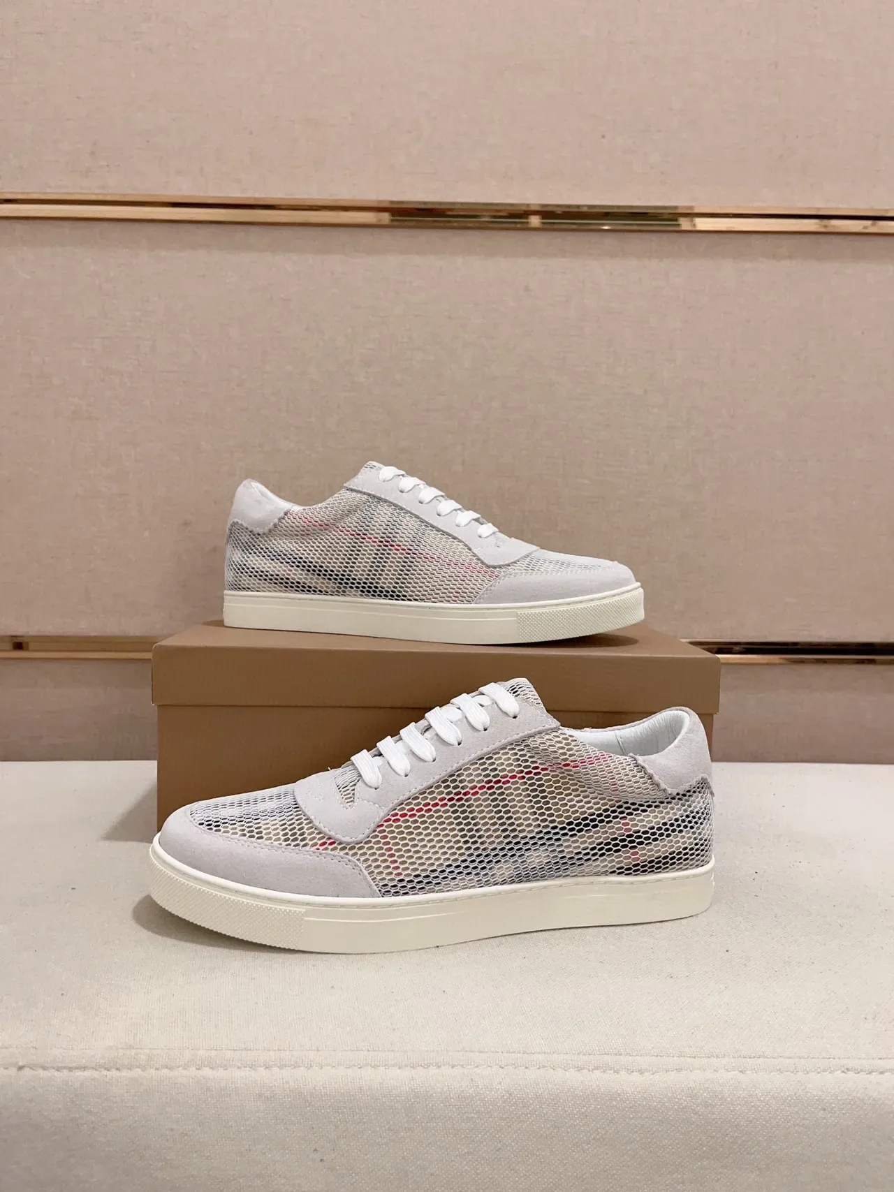 Burberry sneakers lifestyle mesh et daim House Check 8