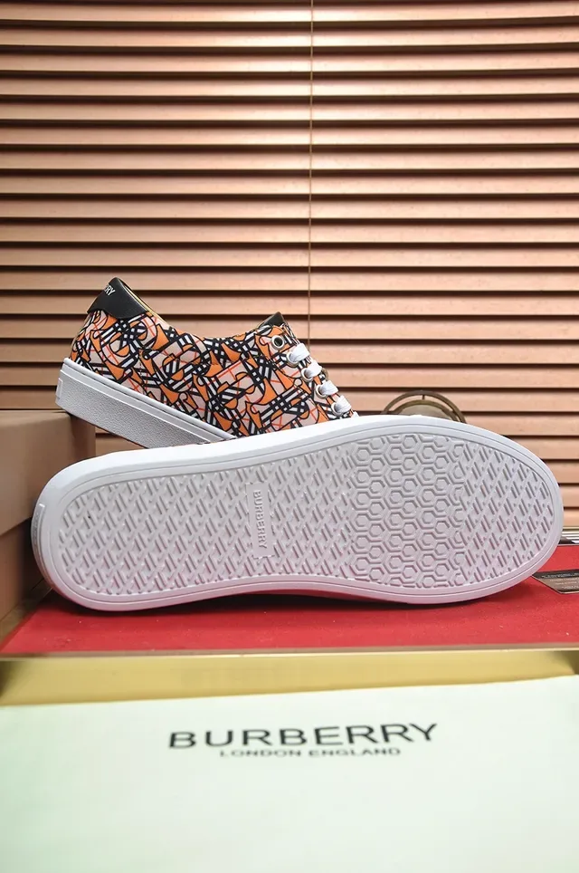 Burberry Sneakers Lifestyle Imprimé Monogram à la Cheville Basse 2