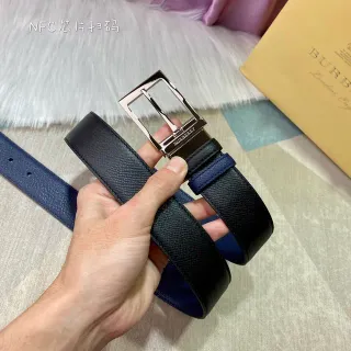 Burberry রিভার্সিবল কালো এবং নেভি চামড়ার বেল্ট