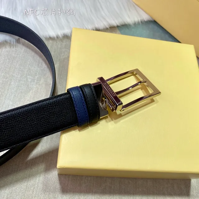 Burberry রিভার্সিবল কালো এবং নেভি চামড়ার বেল্ট 5