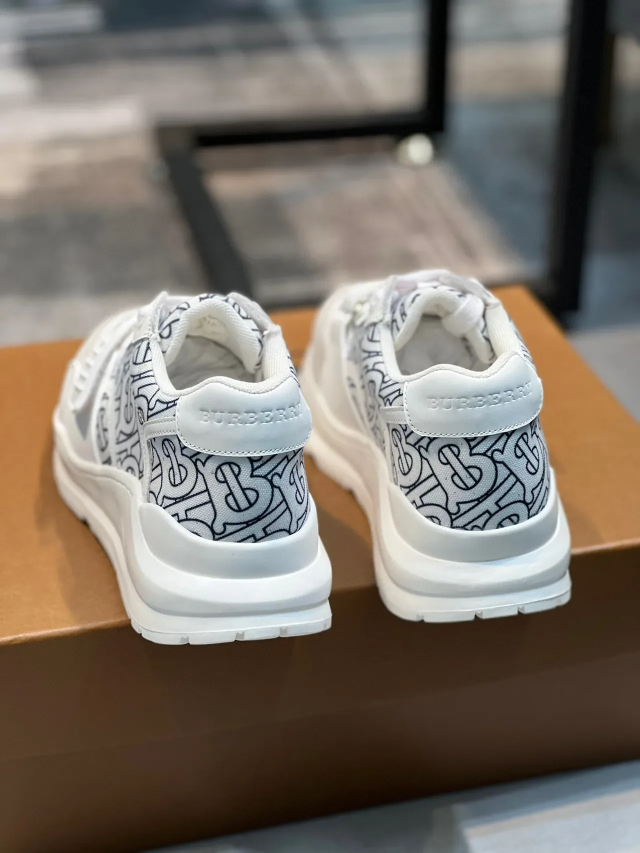 Burberry Runner White Black Monogram-Print Upper Strap Closure Lifestyle Sneakers 2