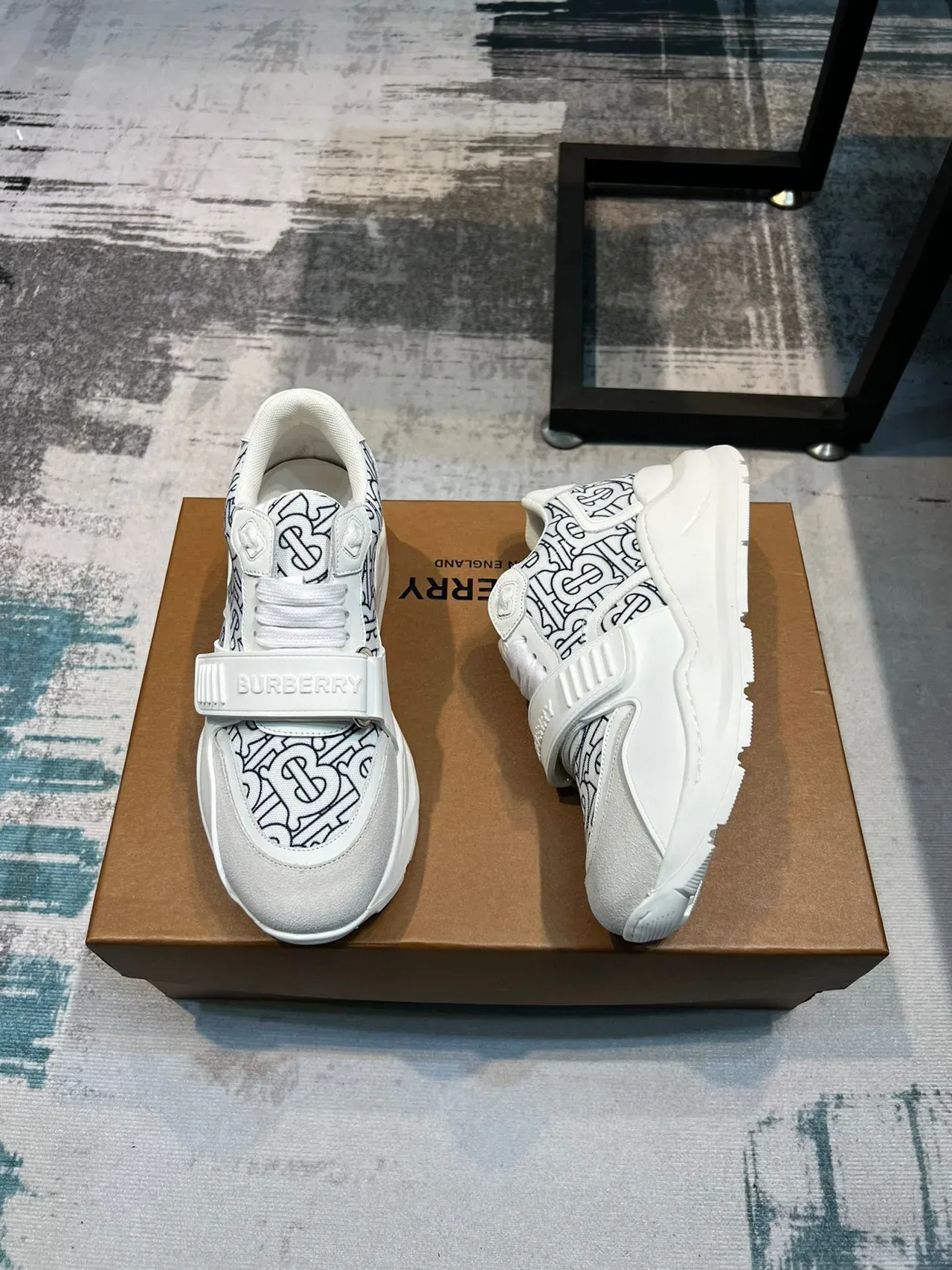 Burberry Runner White Black Monogram-Print Upper Strap Closure Lifestyle Sneakers 4