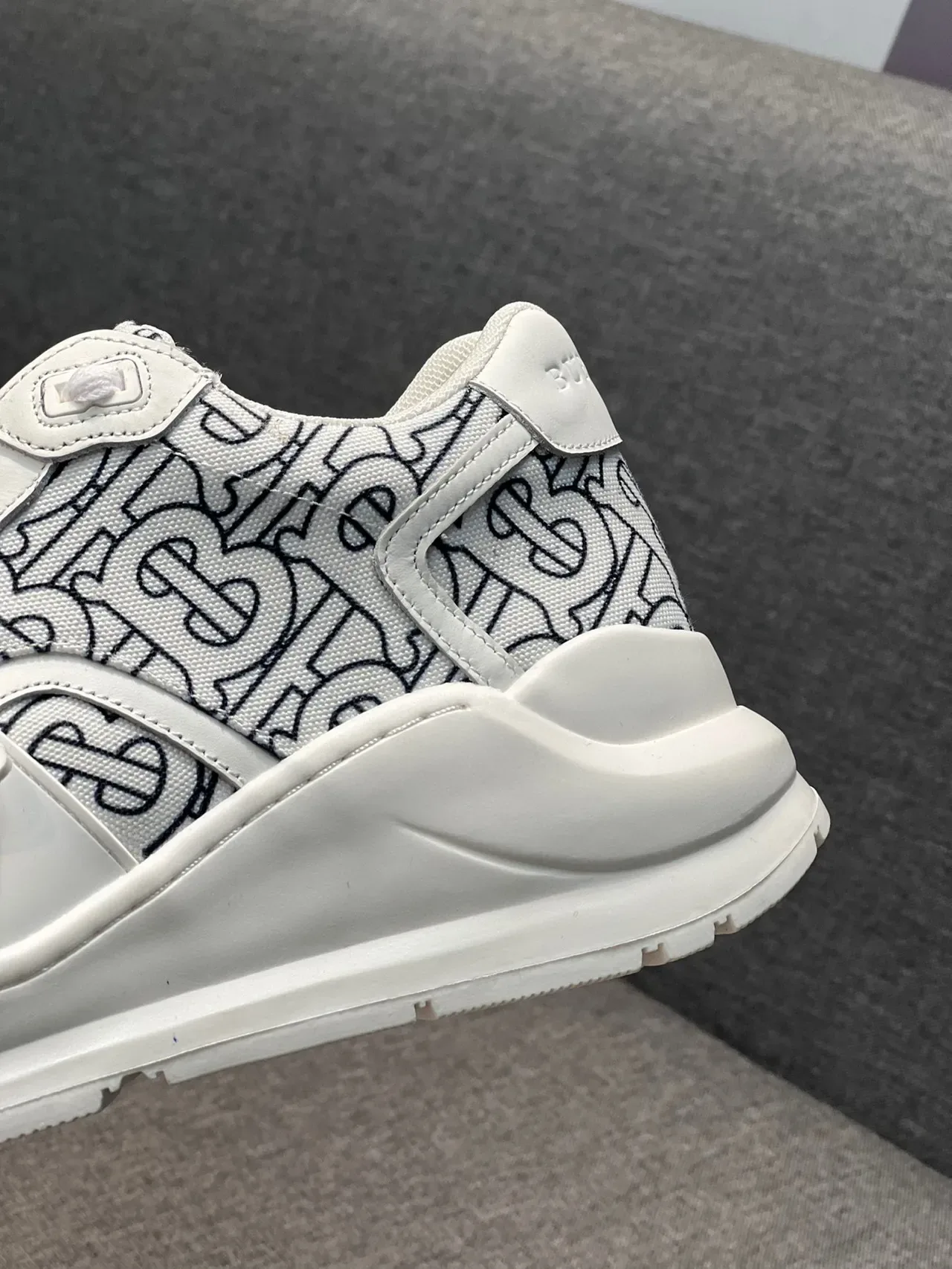 Burberry Runner White Black Monogram-Print Upper Strap Closure Lifestyle Sneakers 8