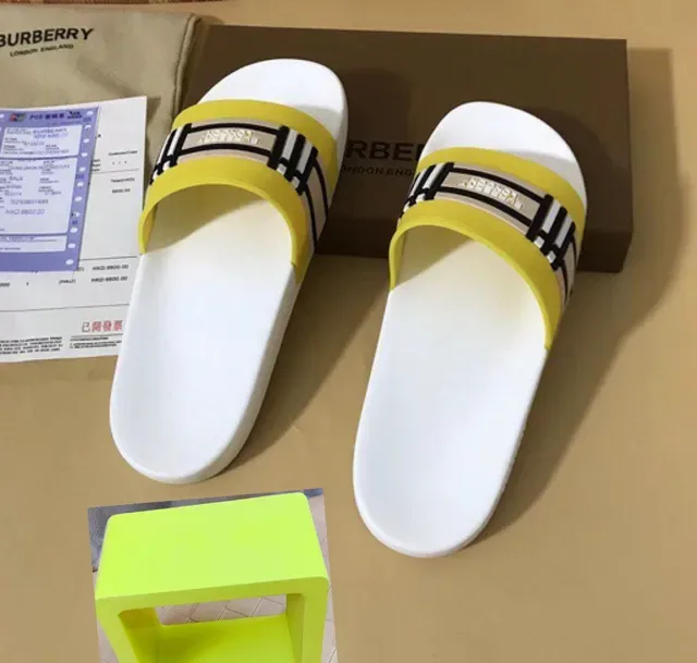 Burberry Slide Sandálias Amarelas Brancas Fita Larga 2