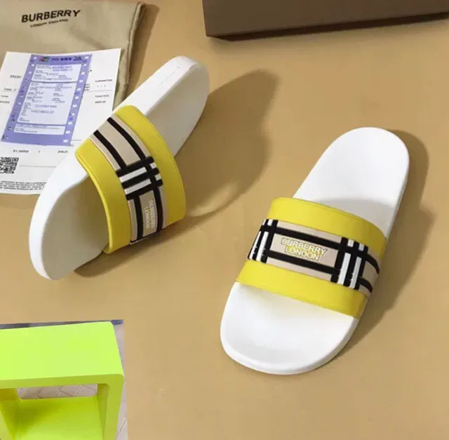 Burberry Slide Sandálias Amarelas Brancas Fita Larga 7