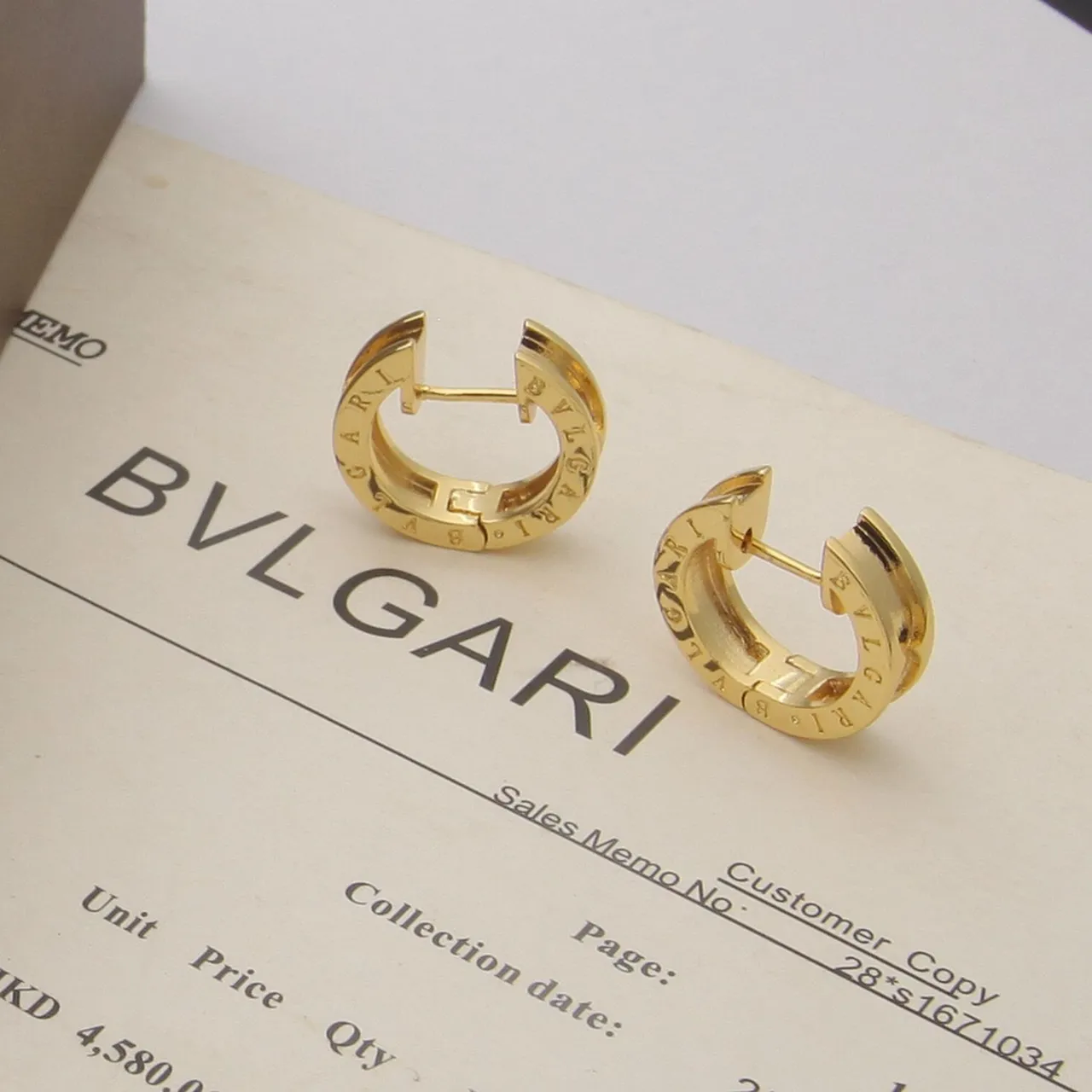 Bvlgari B.zero1 Boucles d'oreilles en or et argent en forme de C avec gravure de lettre de marque 3
