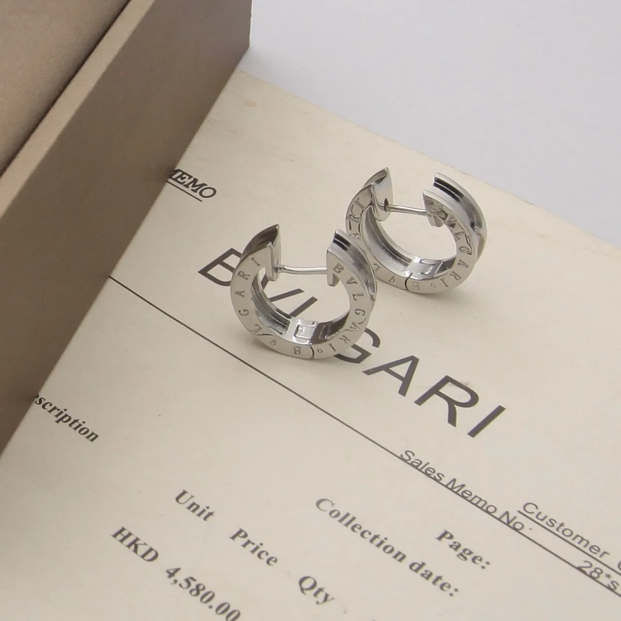 Bvlgari B.zero1 Boucles d'oreilles en or et argent en forme de C avec gravure de lettre de marque 4