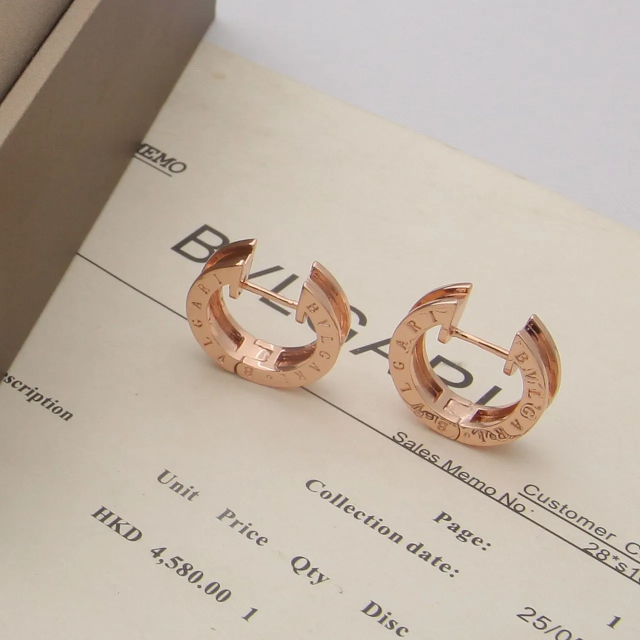 Bvlgari B.zero1 Boucles d'oreilles en or et argent en forme de C avec gravure de lettre de marque 7