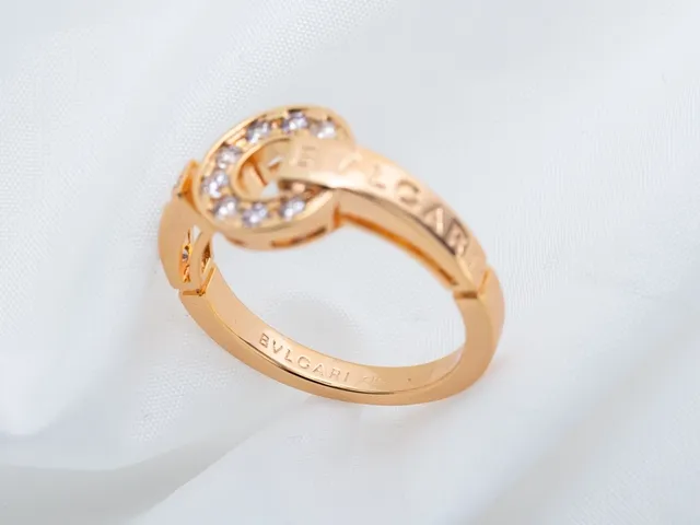 Bvlgari B.zero1 Interlocking Circle Pavé Rose Gold Ring 2
