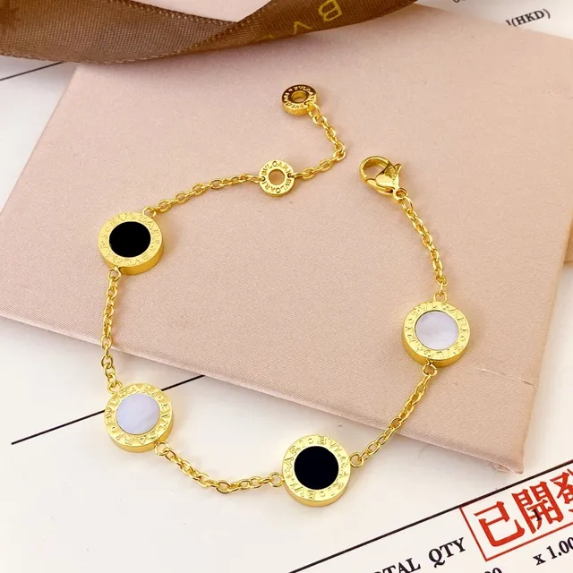 Bvlgari B.zero1 Rock doré Mère-de-perle et Onyx Bracelet 6