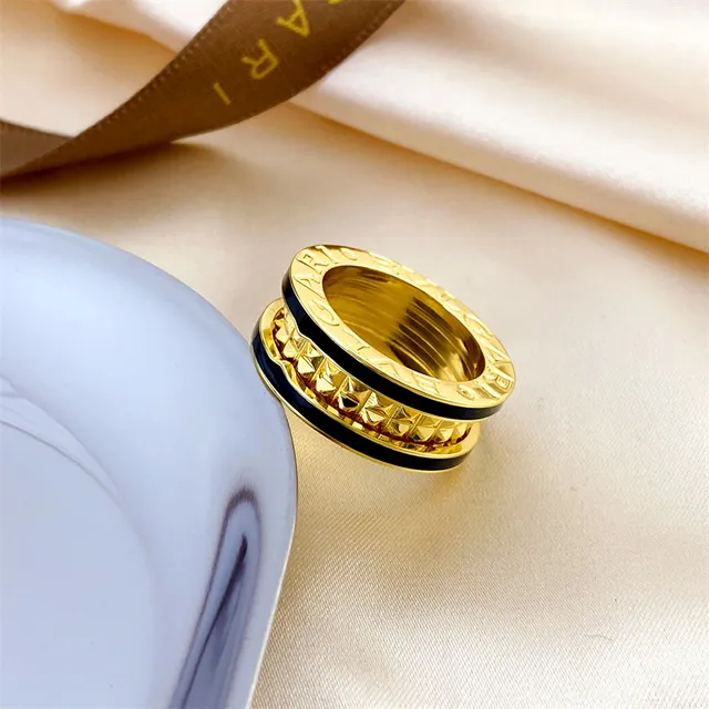 Bvlgari B.zero1 خاتم ذهبي اللون ومينا أسود متداخل 3