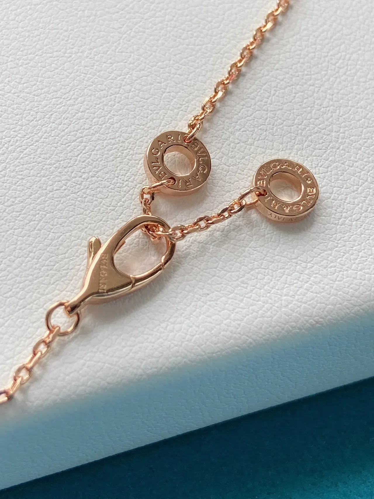 Bvlgari Diva's Dream Fan-Shaped Pavé Diamond Necklace 2