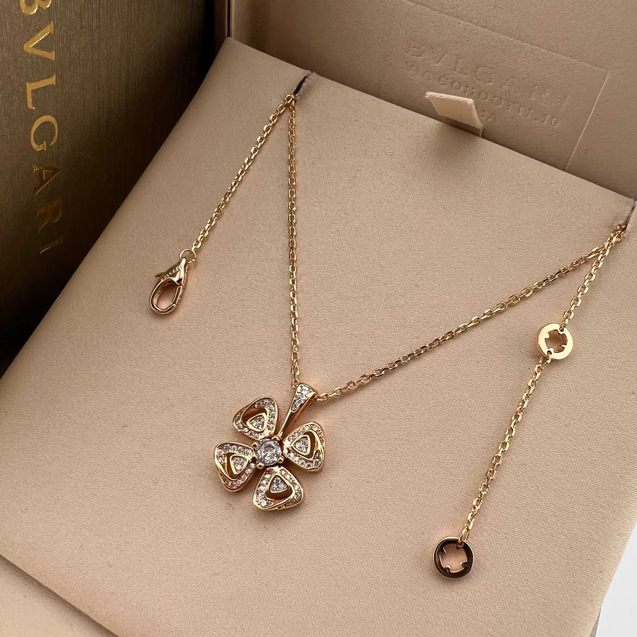 Bvlgari Fiorever Gold Silver Four-Petal Clover Pendant Pavé-Set Stones Necklace 4