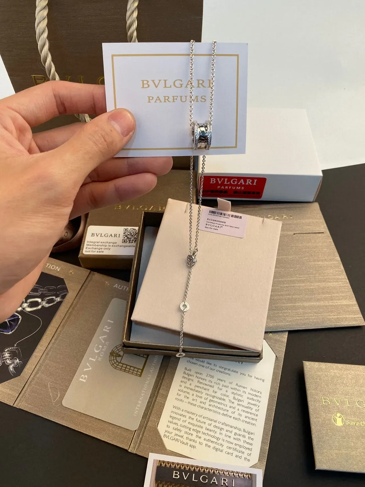 Bvlgari Colar Pendente Corrente de Ouro Rosa Branca Cilíndrica Multi-Banda 8