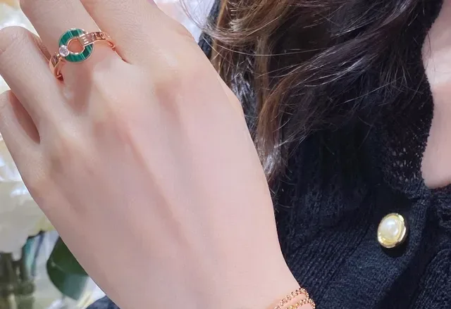 Bvlgari خاتم ديسك مالاخايت باندا وردية ذهب أخضر 9