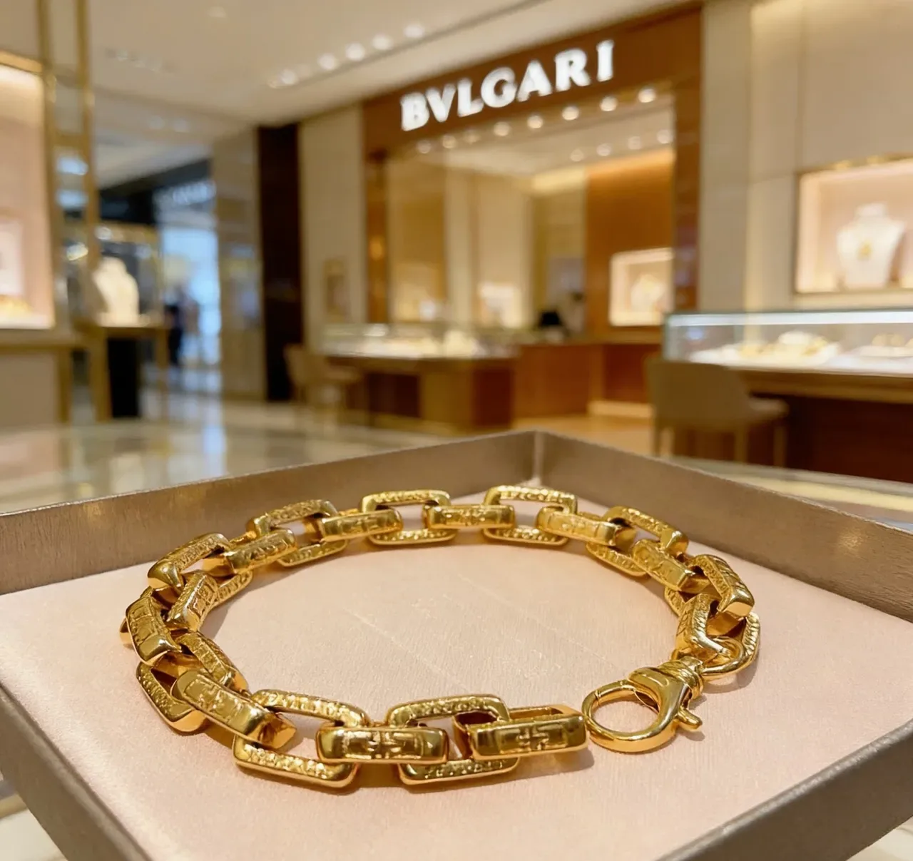 Bvlgari Iconic Link Bracelet Chaîne Or Gravé 7