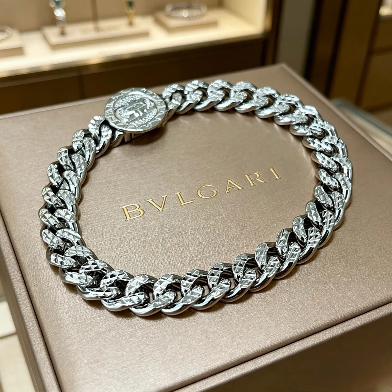 Bvlgari Iconica Argent gros Curb-Link Faceted Diamond-Cut Finish bracelet 7