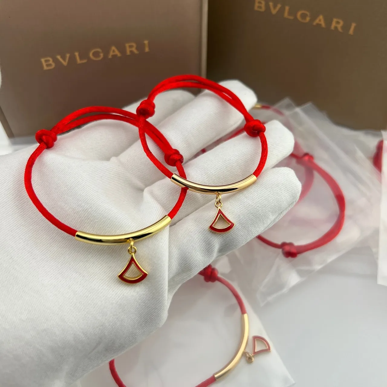Bvlgari Ouro Vermelho Cordão de Seda Barra Curva Pulseira 4