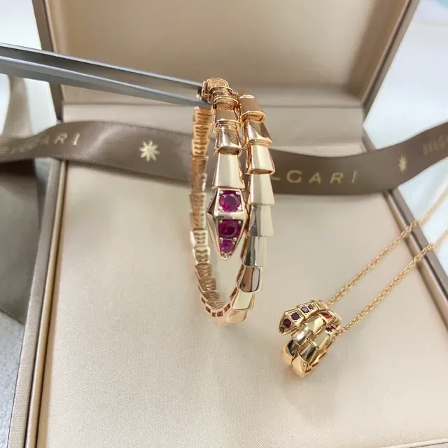 Bvlgari Serpenti سوار مفصل مرصع بالياقوت ذهبي النغمة 2