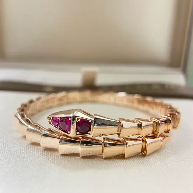 Bvlgari Serpenti سوار مفصل مرصع بالياقوت ذهبي النغمة 4