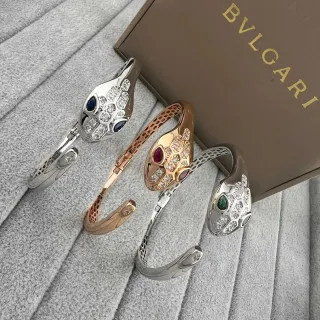 Bvlgari Serpenti सर्प हेड पवे़ डायमंड एंड जेमस्टोन कंगन