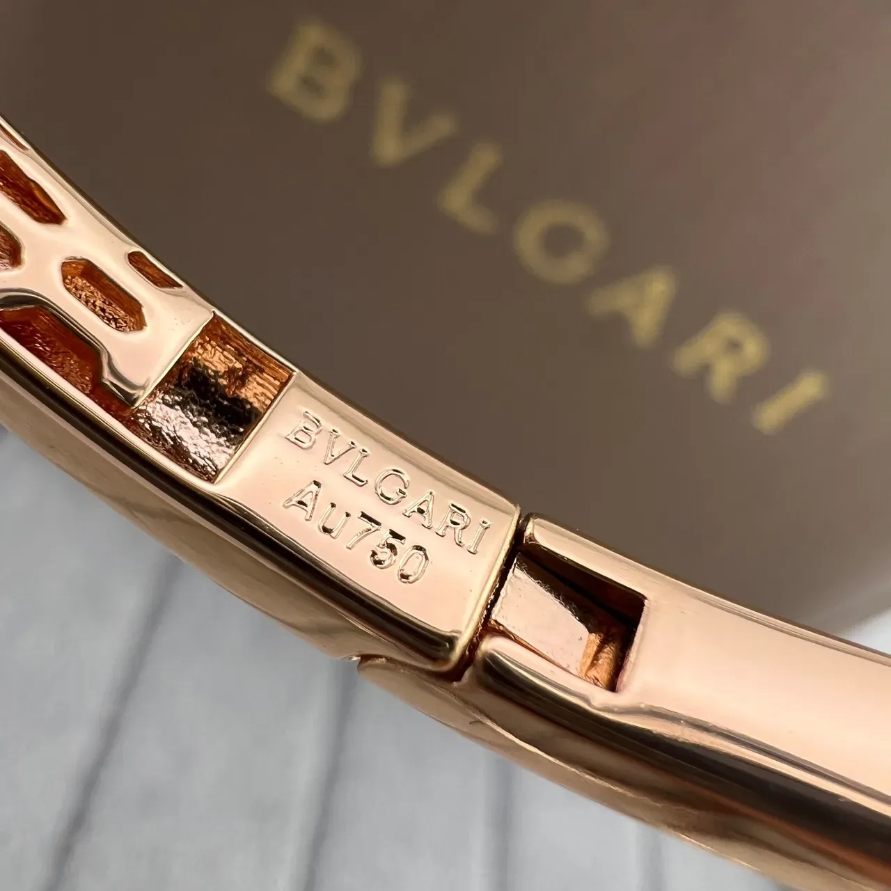 Bvlgari Serpenti إسورة رأس الأفعى ببافيه الماس والجواهر 2