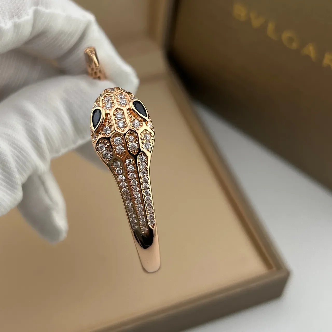 Bracelet Bvlgari Serpenti Tête de Serpent Pavé Diamants Or Rose 5