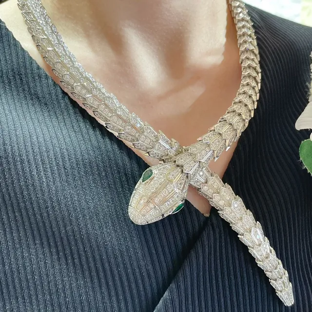 Bvlgari collier motif serpent argent et vert Pavé-Set diamants 9
