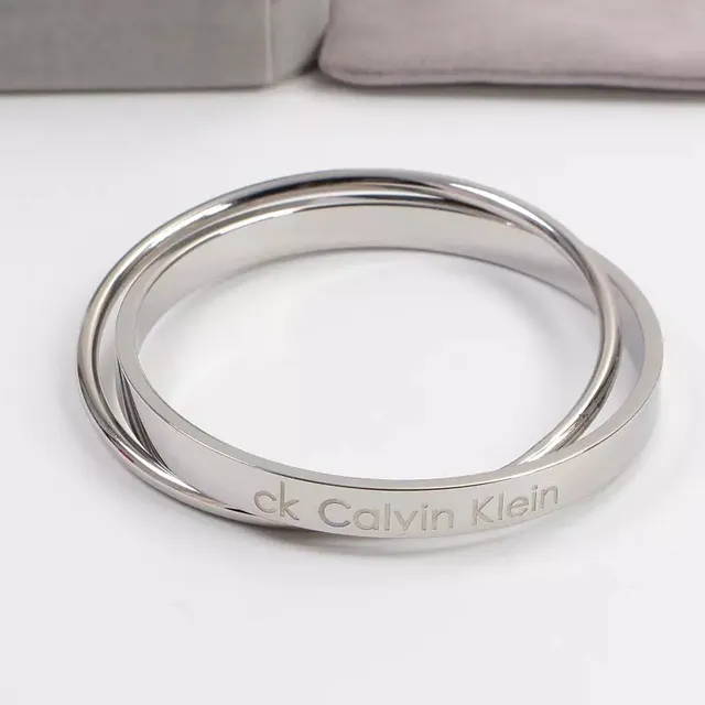 Calvin Klein Interlocking Double-Band Rose Gold Bracelet 4