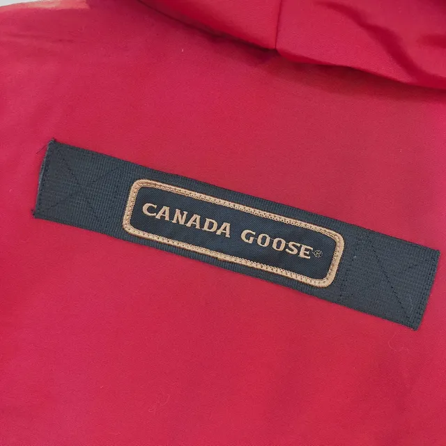 Canada Goose Expedition Red Beige Hooded Fur-Trimmed Parka 10