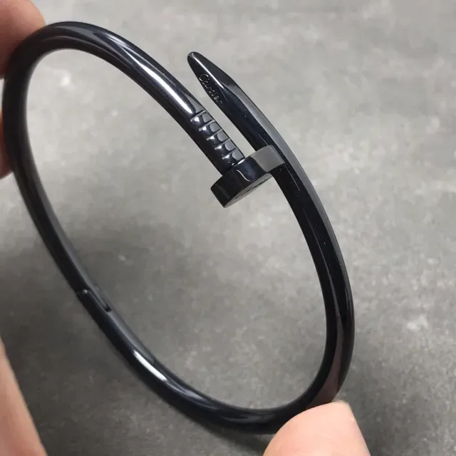 Cartier Juste un Clou سوار أسود مصقول نقش المسمار 2