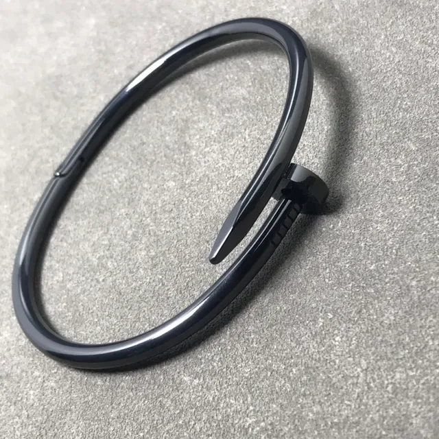 Cartier Juste un Clou سوار أسود مصقول نقش المسمار 3