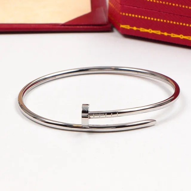 Cartier Juste un Clou Bracelet jonc ouvert avec fermoir motif clou or argent 4