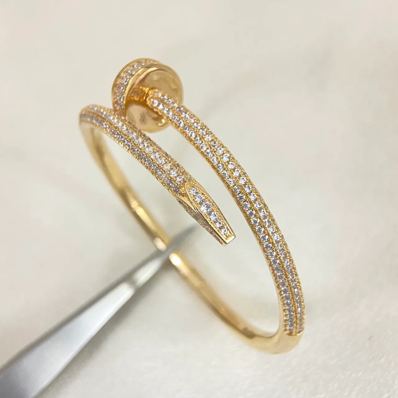 Cartier Juste un Clou Bracelet or et argent en forme de clou pavé 7