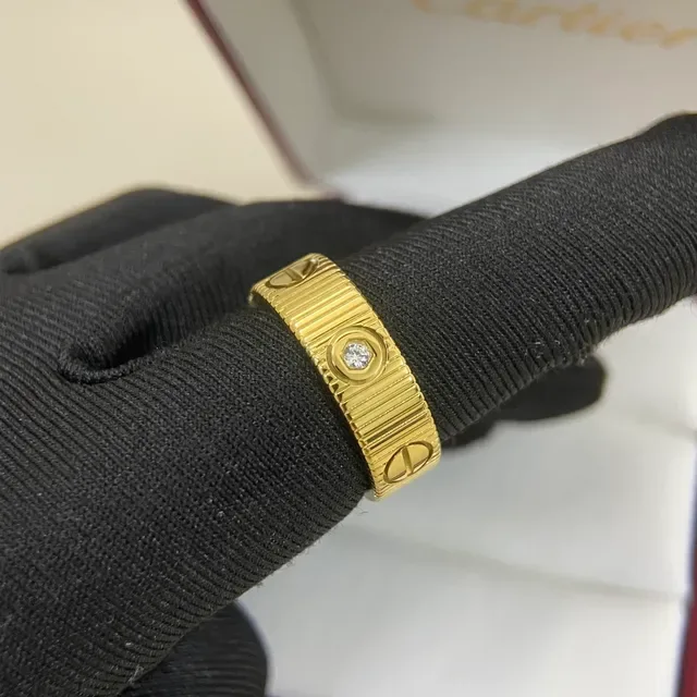 Cartier Juste un Clou Bague or et argent avec bande cannelée motif tête de vis 4