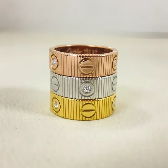Cartier Juste un Clou Bague or et argent avec bande cannelée motif tête de vis 9