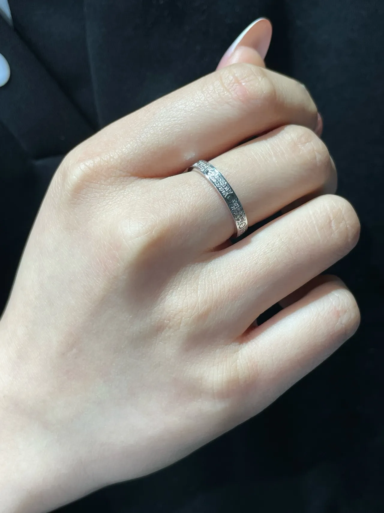 Cartier Juste un Clou Bague en or blanc avec bande pavée motif vis 7