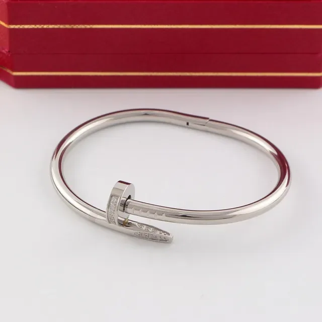 Cartier Juste un Clou Motif Clou Pavé Cristal Bracelet Bangle à Charnière 6